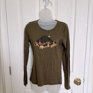 Columbia Olive Green Long Sleeve Graphic Tee